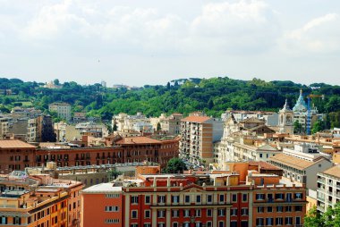 St Peter Bazilikası çatı üzerinden Roma şehrin havadan görünümü