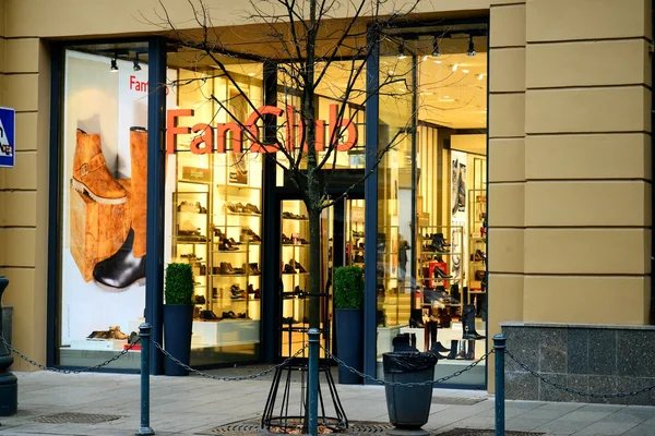 Vilnius centro città FamClub negozio in autunno — Foto Stock