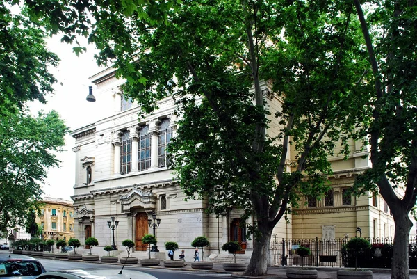 Hermosa casa en la ciudad vieja el 31 de mayo de 2014, Roma — Foto de Stock