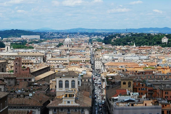 ヴィットリオ ・ エマヌエーレの記念碑からのローマからの眺め — ストック写真