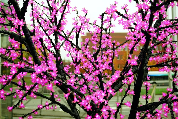 Arbre artificiel dans la ville de Vilnius district de Seskine Photo De Stock