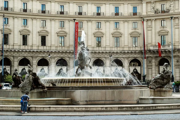 Widok miasta Rome Piazza della Reppublica na 1 czerwca 2014 — Zdjęcie stockowe