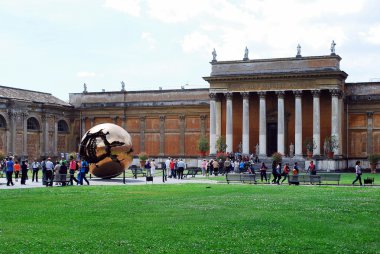 Vatikan Müzesi Parkı içinde 
