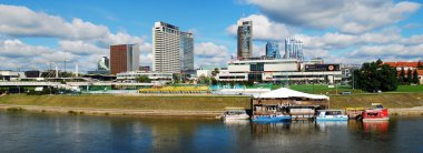  Vilnius şehir merkezi ile 24 Eylül 2014 tarihinde gökdelenler