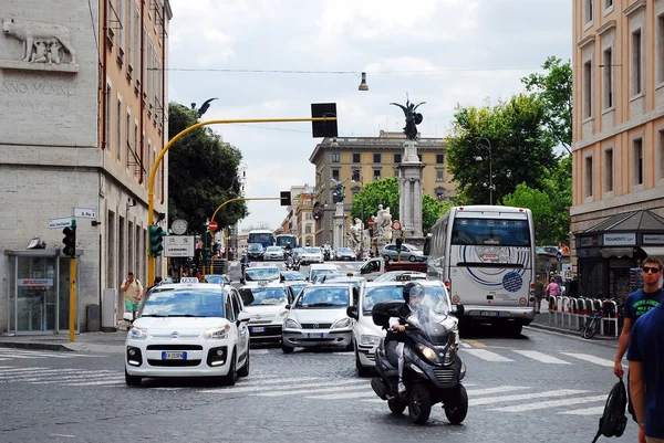 Rome stad straat leven op 30 mei 2014 — Stockfoto