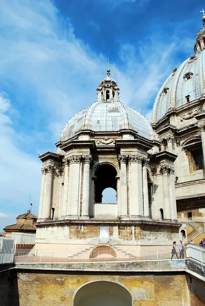 Veduta del tetto della Basilica di San Pietro il 31 maggio 2014 — Foto Stock