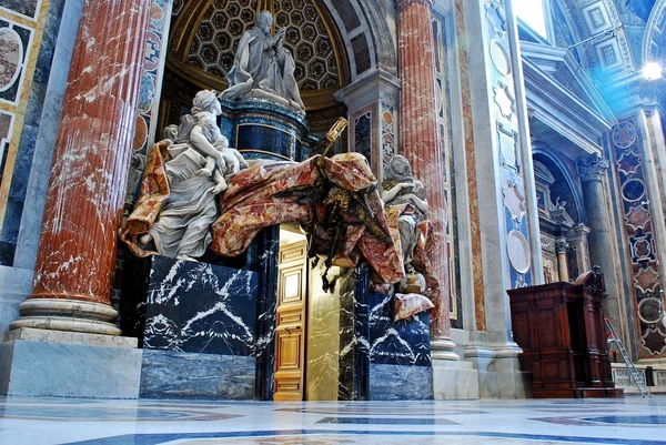 Vista interior da Basílica de São Pedro em 31 de maio de 2014 — Fotografia de Stock