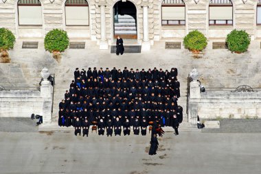 St Peter Bazilikası çatı üzerinden Roma şehrin havadan görünümü