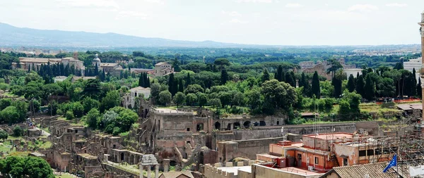 Luchtfoto van het Rome uit de vittorio emanuele monument — Stockfoto