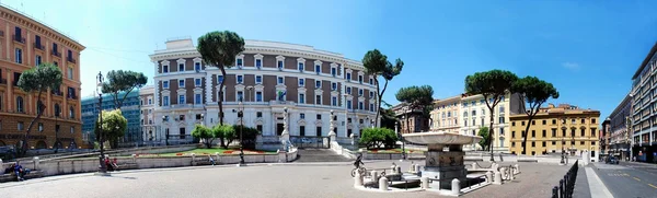 Leven in de stad Rome. Uitzicht over Rome stad op 1 juni 2014 — Stockfoto