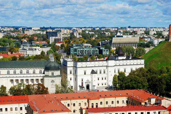 Vilnius město letecký pohled z věže Vilnius University — Stock fotografie