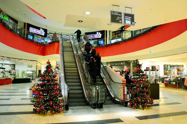 Vilnius Ozas schopping house centre internal view — Stock Photo, Image