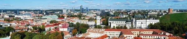 Vilnius Üniversitesi kuleden Vilnius şehir havadan görünümü — Stok fotoğraf