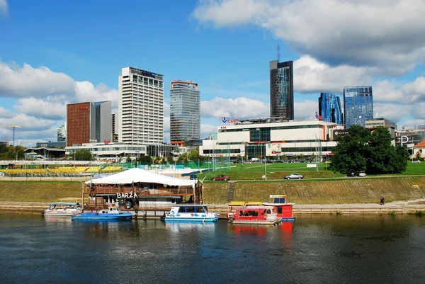 Vilnius şehir merkezi ile 24 Eylül 2014 tarihinde gökdelenler — Stok fotoğraf