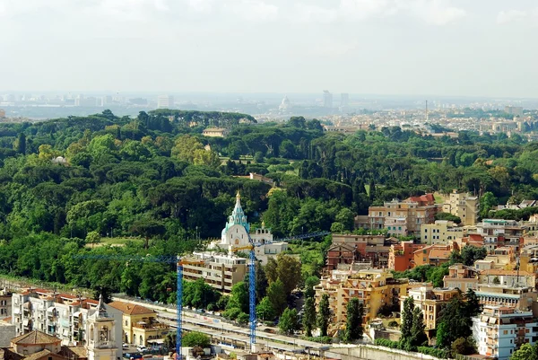 Vedere aeriană a orașului Roma de pe acoperișul Bazilicii Sf. Petru — Fotografie, imagine de stoc