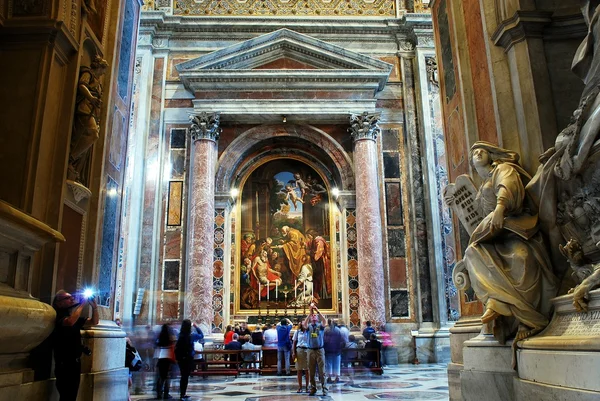 Vista interior da Basílica de São Pedro em 31 de maio de 2014 — Fotografia de Stock