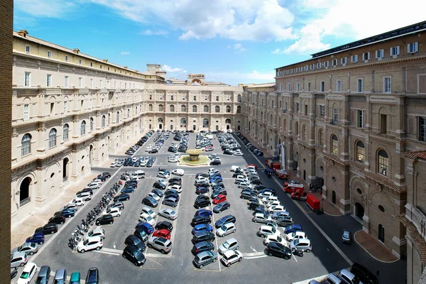 Cars in Vatican museum on May 30, 2014 — Stock Photo, Image