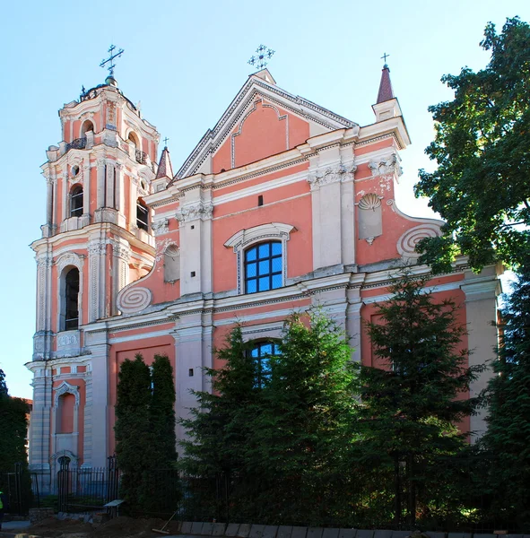 Allhelgonakyrkan i stan i Vilnius, Litauens huvudstad. — Stockfoto