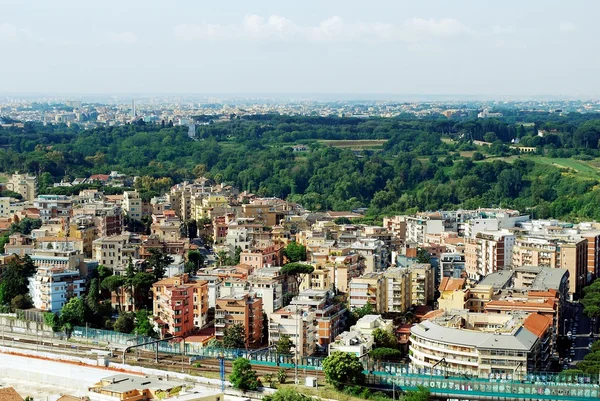 Veduta aerea della città di Roma dal tetto della Basilica di San Pietro — Foto Stock