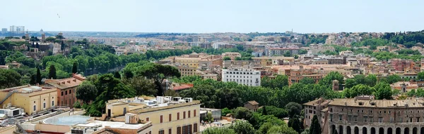 Letecký pohled na Řím z památník vittorio emanuele — Stock fotografie