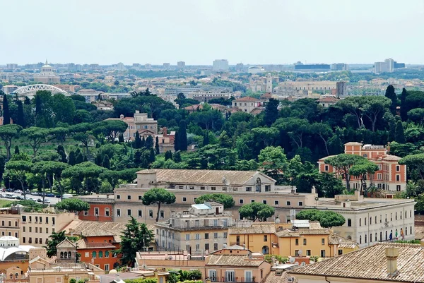 Luchtfoto van het Rome uit de vittorio emanuele monument — Stockfoto