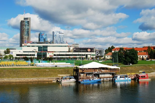 Центр Вильнюса с небоскребами 24 сентября 2014 г. — стоковое фото