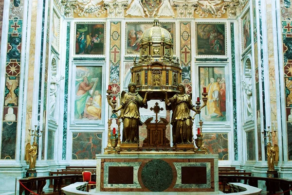 Bazilika santa maria maggiore - Řím - uvnitř — Stock fotografie