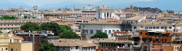 Luchtfoto van het Rome uit de vittorio emanuele monument — Stockfoto