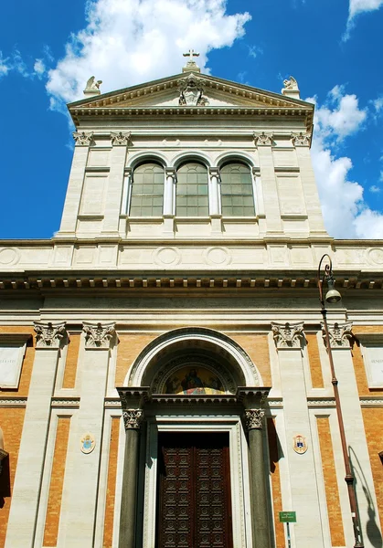 Little Sacro Cuore church in Rome near Termini station — Stock Photo, Image