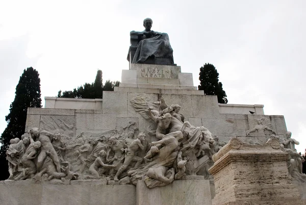 Sculpture dedicated to Mazzini in the old city on May 31, 2014 — Stock Photo, Image