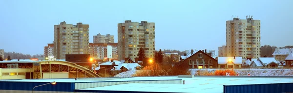 Vilnius city Fabijoniskes district new house and cars — Stock Photo, Image