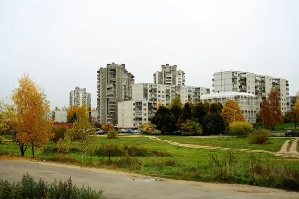 Vilna ciudad Seskine distrito en otoño — Foto de Stock