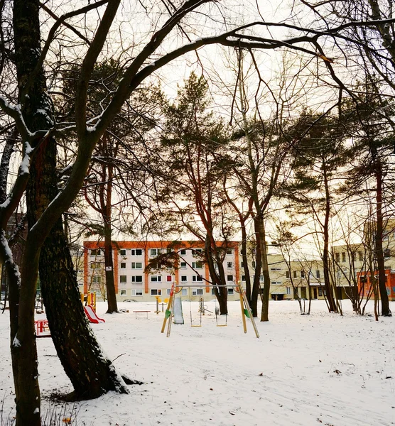 Vilnius city Pasilaiciai dzielnicy nowy dom i park — Zdjęcie stockowe