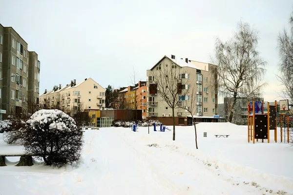Invierno en la capital de Lituania Vilna distrito de Pasilaiciai — Foto de Stock