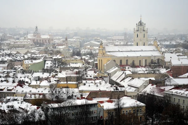 Зимняя панорама Вильнюса с башни замка Гедиминас — стоковое фото
