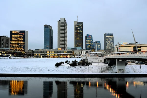 Vilnius zimní mrakodrapy ranní čas Panorama — Stock fotografie