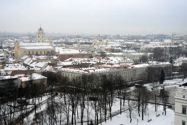 Panorama hivernal de Vilnius depuis la tour du château de Gediminas — Photo