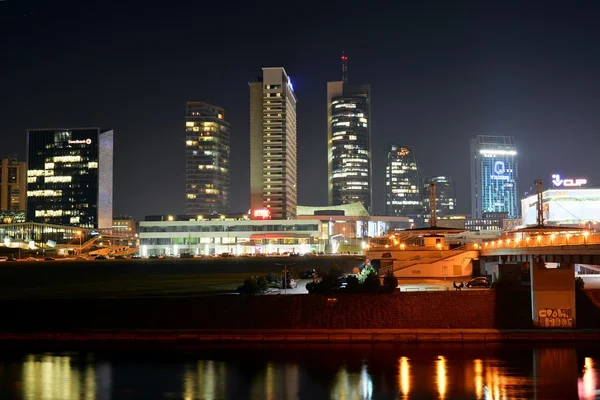 Arranha-céus de inverno Vilnius Hora da Noite Panorama — Fotografia de Stock