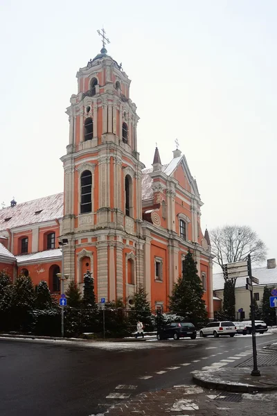 Iglesia de Todos los Santos en el casco antiguo de Vilna, capital de Lituania —  Fotos de Stock