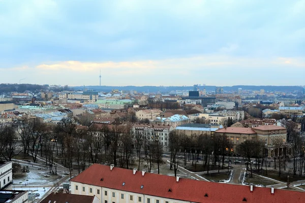 Зимняя панорама Вильнюса с башни замка Гедиминас — стоковое фото