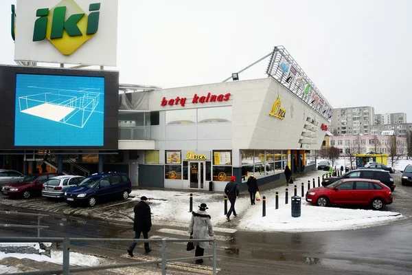 Tienda Iki en el distrito de Fabijoniskes de Vilnius — Foto de Stock