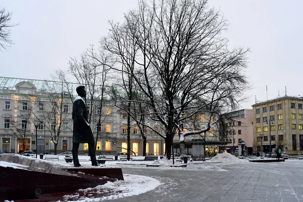 维尔纽斯市雕塑到 Vincas Kudirka。立陶宛共和国的赞美诗的作者 — 图库照片