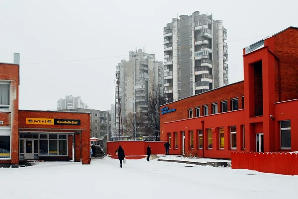 Зима в столице Литвы Вильнюсе Сескинском районе — стоковое фото