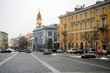 Vilnius eski şehir merkezi kış Town Hall Square görünümü