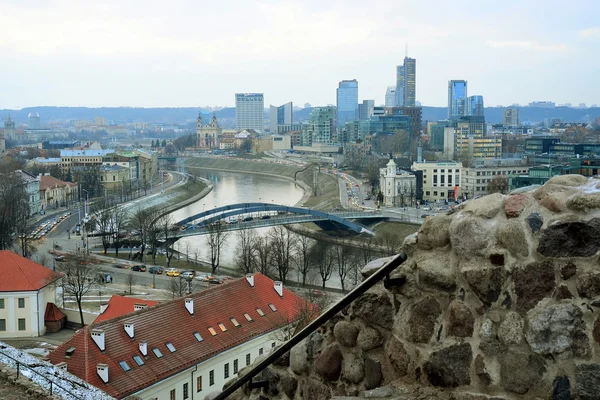 Panorama hivernal de Vilnius depuis la tour du château de Gediminas — Photo