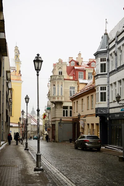 Vilnius centro da cidade velha inverno rua vista — Fotografia de Stock