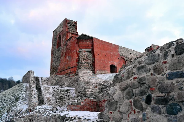 Obrona zamku górnego na wzgórze Giedymina jest częścią wileński zespół Zamkowy — Zdjęcie stockowe