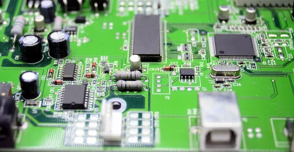 Placa de circuito impresso com peças de rádio — Fotografia de Stock