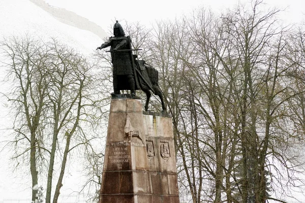 Великий князь Гедімінас з пам'ятник коня — стокове фото