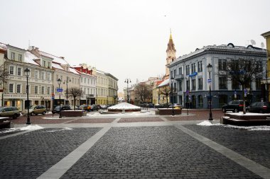 Vilnius eski şehir merkezi kış Town Hall Square görünümü